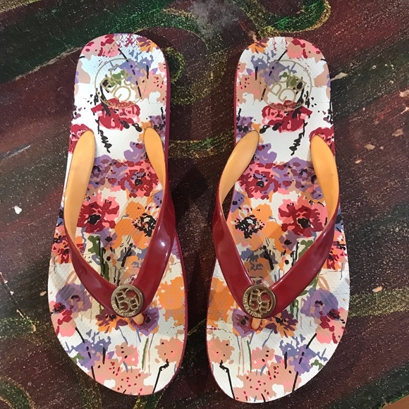 🌹BCBG Floral Flip Flops - Picture 1 of 7